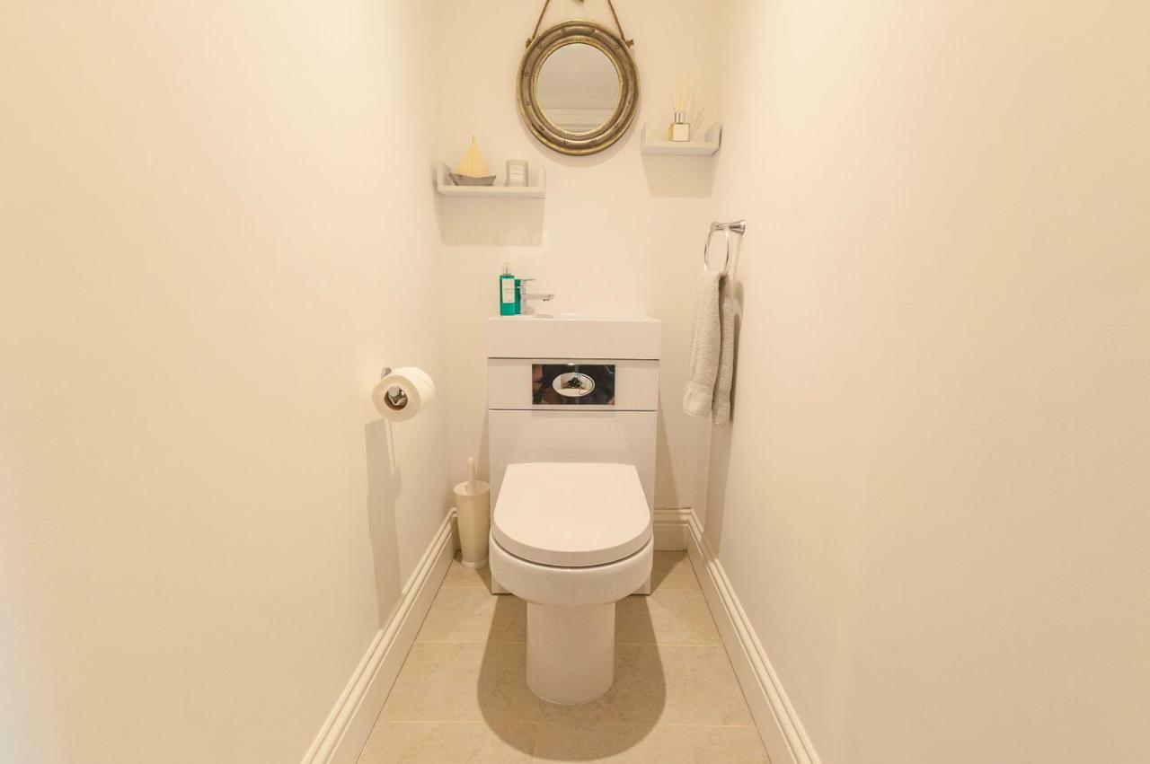 Apartment Pure B - Exceptional Views Of Tamar & Royal William Yard With Free Parking & Wifi *