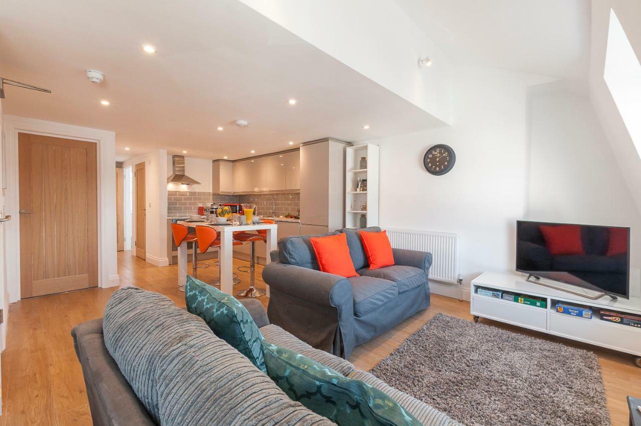 Pure B - Exceptional Views Of Tamar & Royal William Yard With Free Parking & Wifi *