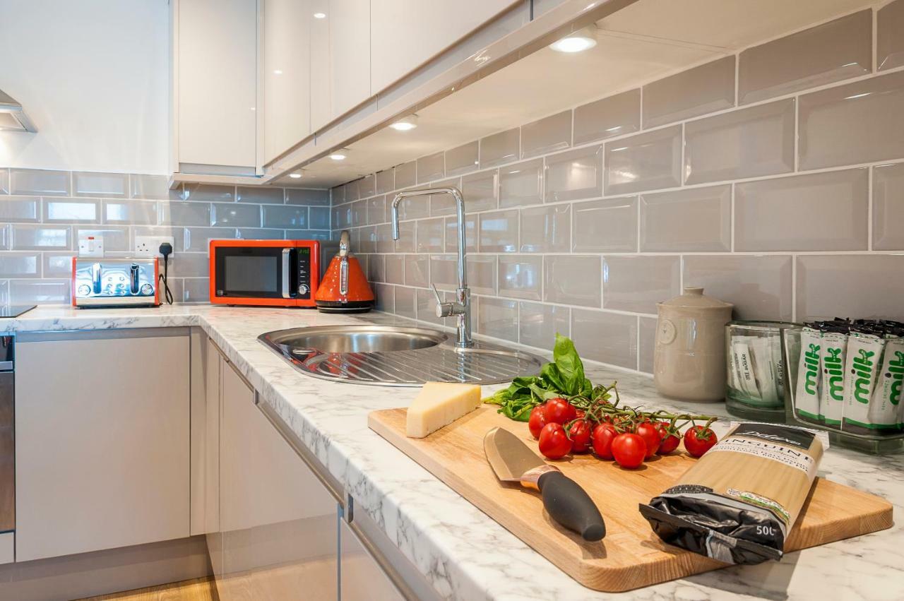 Pure B - Exceptional Views Of Tamar & Royal William Yard With Free Parking & Wifi