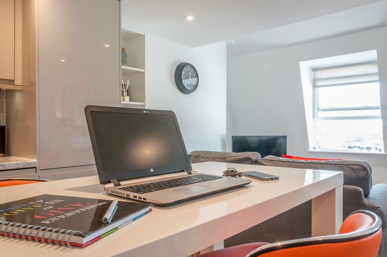 Pure B - Exceptional Views Of Tamar & Royal William Yard With Free Parking & Wifi Apartment Plymouth
